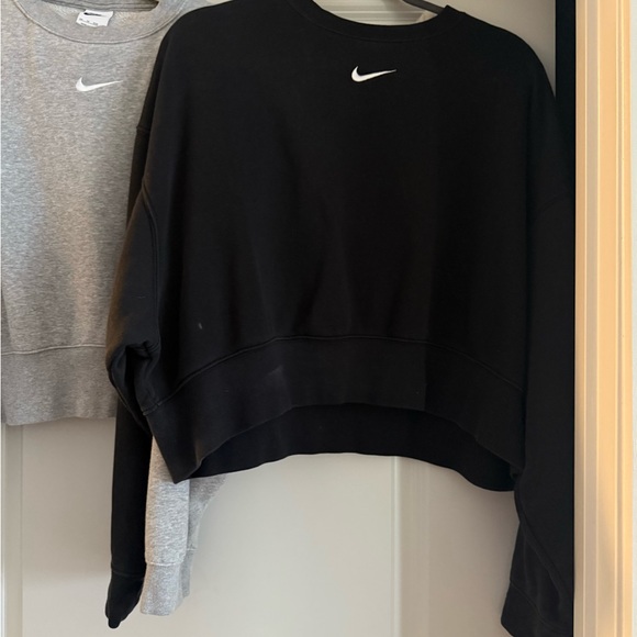 Nike Sweatshirts - Picture 2 of 3